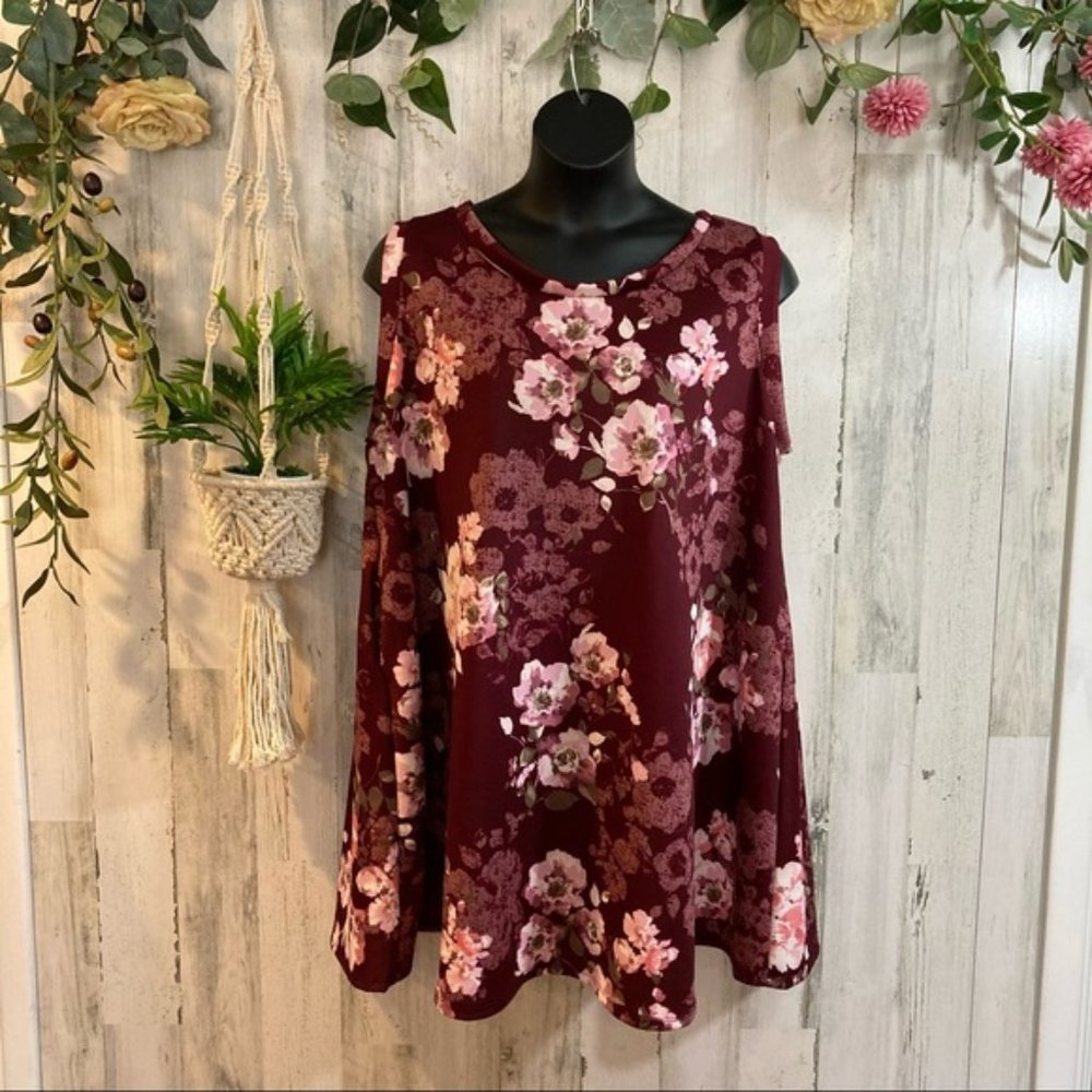 👑 2 for $15 sale!!  New Kreative Content Maroon Floral Tunic Dress
